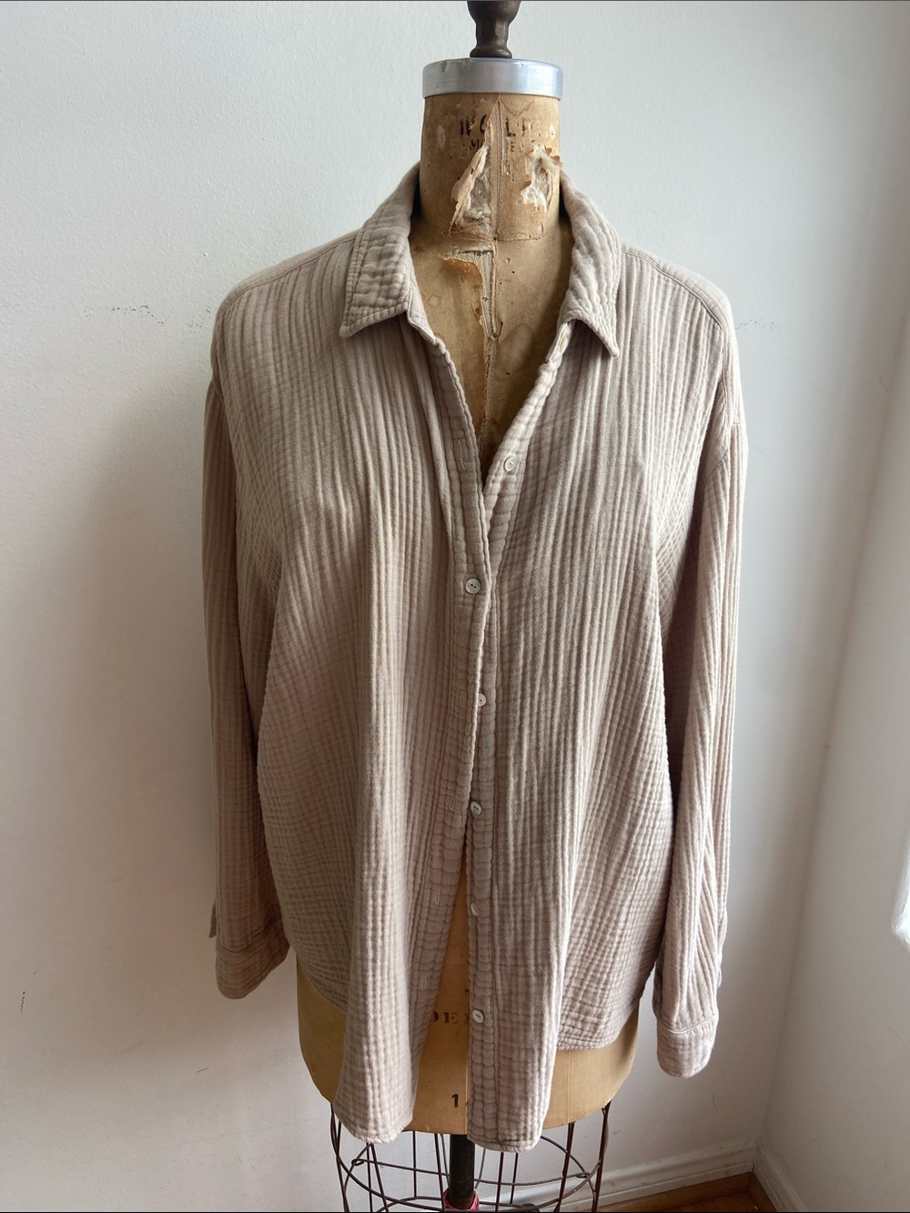 DONNI Bubble Shirt with Abalone Buttons 100% Cotton Beige XXL - Picture 6 of 6